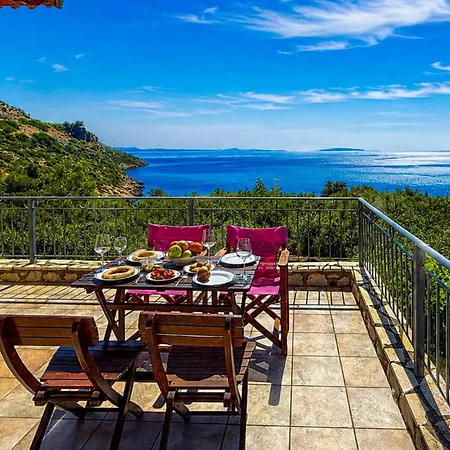 Holiday home Stunning In Astros Arkadias With Wifi *